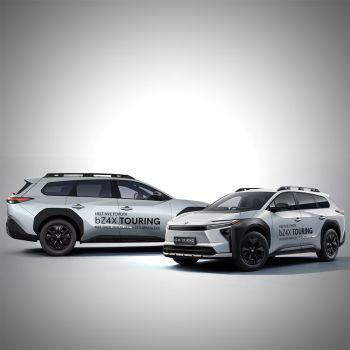 Bildekor bZ4X Touring - sort tekst