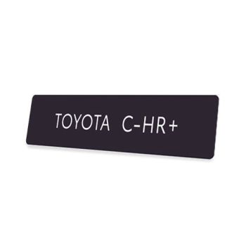 Skiltplate Toyota C-HR+ - 2 stk i sett